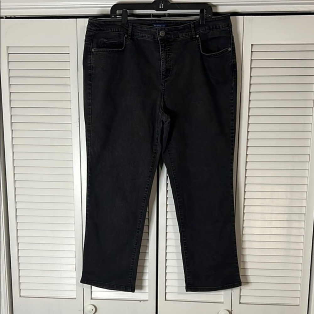 Bandolino Black Straight Leg Jeans Timeless Design -MANDIE